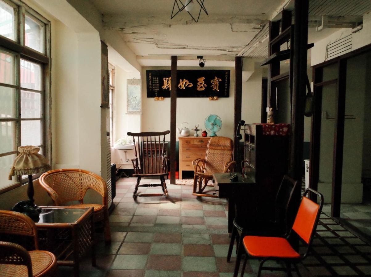 Neat Hostel Tainan Zewnętrze zdjęcie
